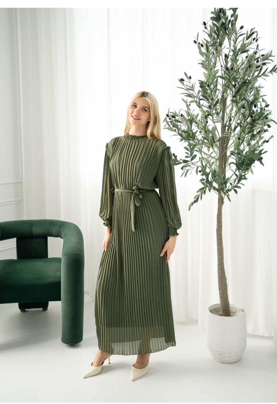 L3 pleated dress